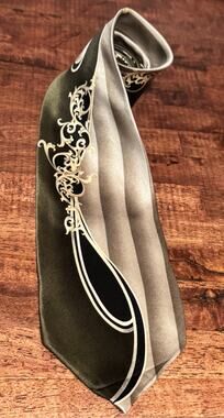 Men’s DiMoggio Silk Tie Hand Made 65 x 3.75 in